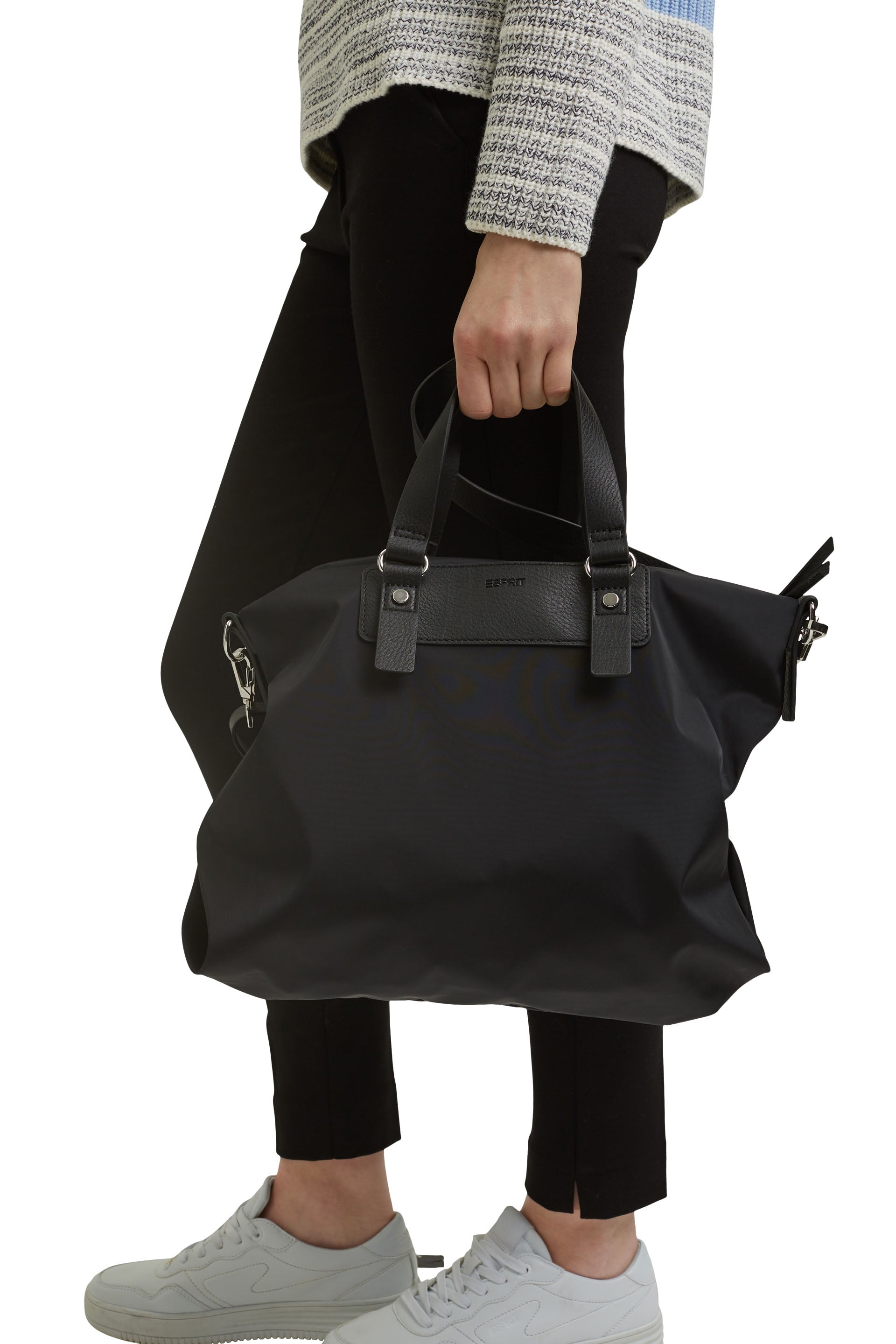 Recycelt: Nylon-Tasche mit Details in Leder-Optik