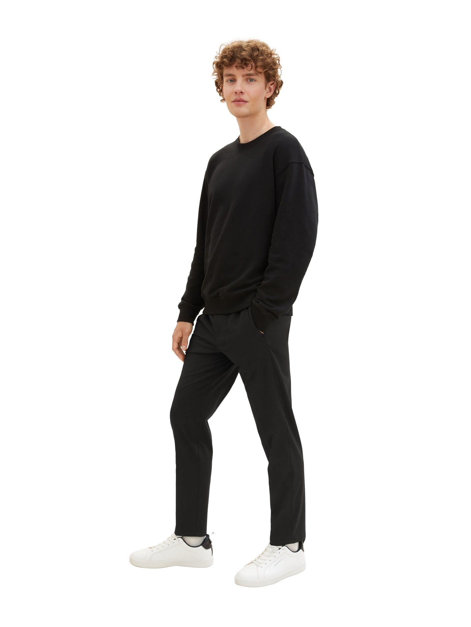 Relaxed Tapered Chino