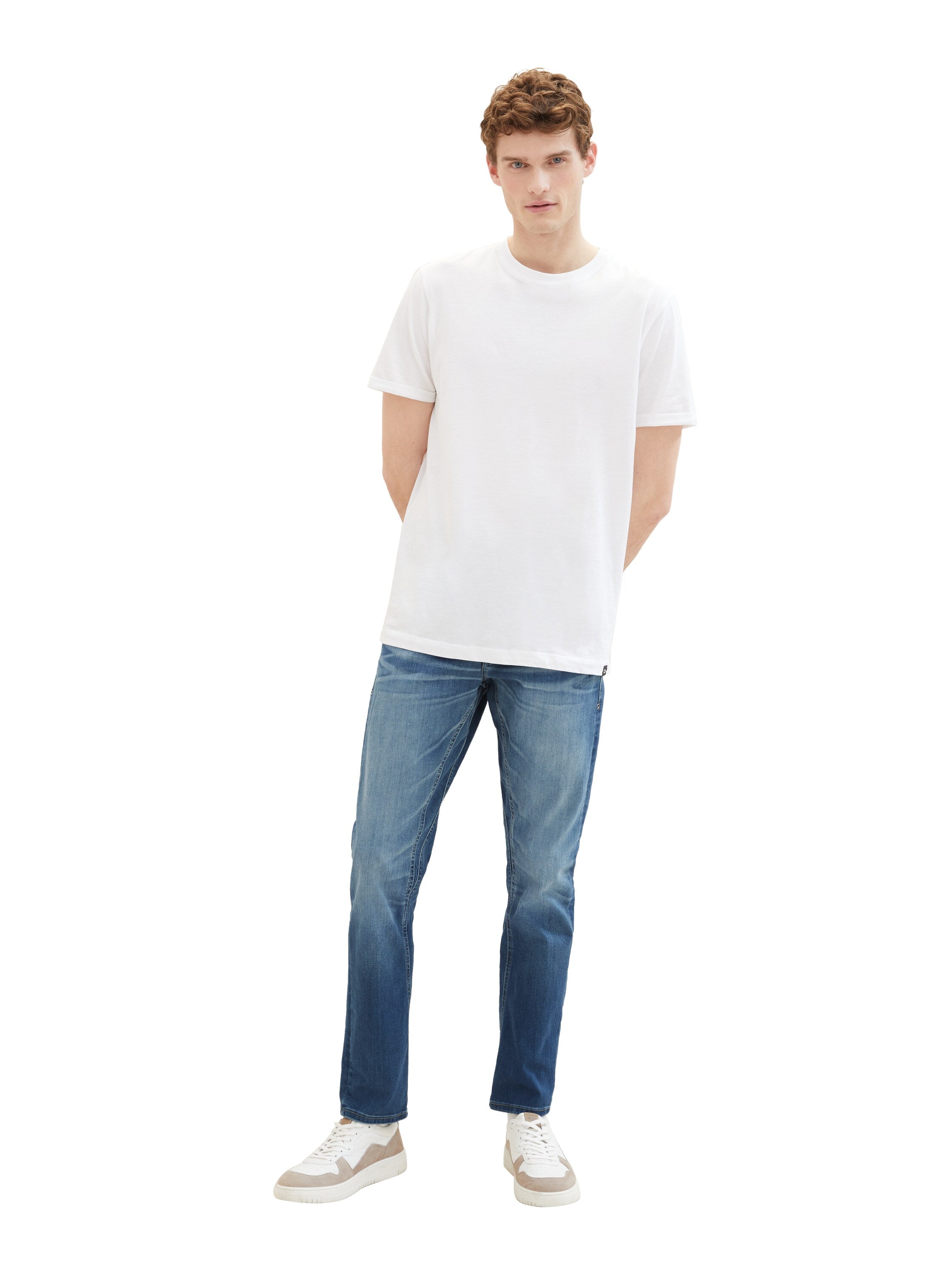 Regular Tapered Jeans mit recycelter Baumwolle