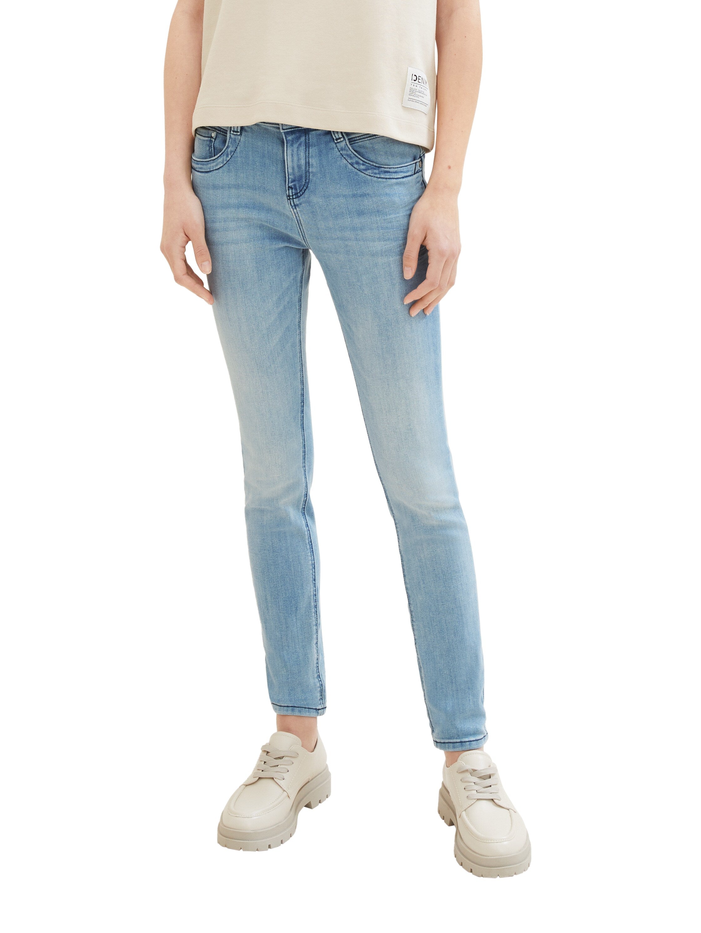 Tapered Jeans mit recycelter Baumwolle